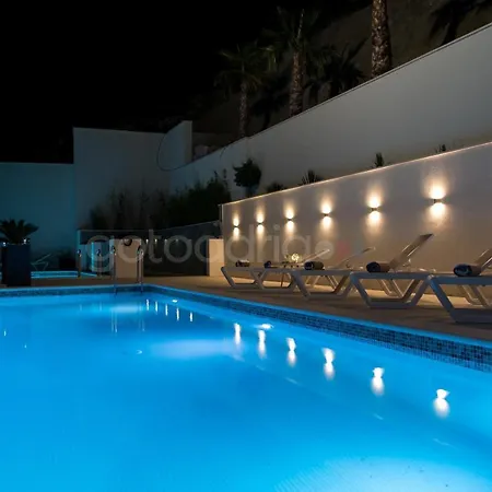 Smaragd - Perle - Luxury With Shared Pool Appartement Makarska