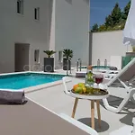 Smaragd - Perle - Luxury With Shared Pool * 마카르스카