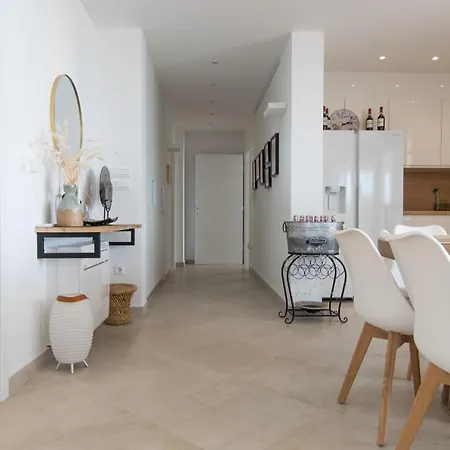 Apartment Smaragd - Perle - Luxury With Shared Pool Makarska