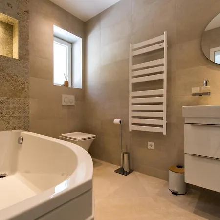 Smaragd - Perle - Luxury With Shared Pool *