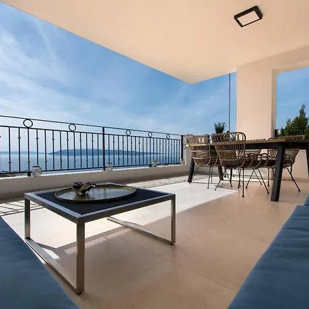 Smaragd - Perle - Luxury With Shared Pool 아파트