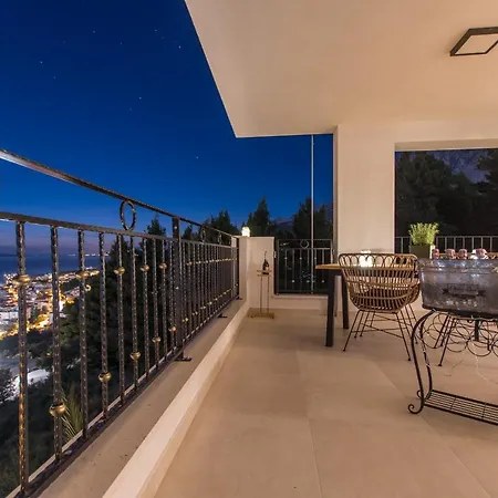 Smaragd - Perle - Luxury With Shared Pool * Makarska