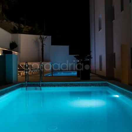 Smaragd - Perle - Luxury With Shared Pool Apartman
