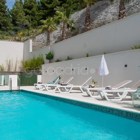 Smaragd - Perle - Luxury With Shared Pool Apartment Makarska