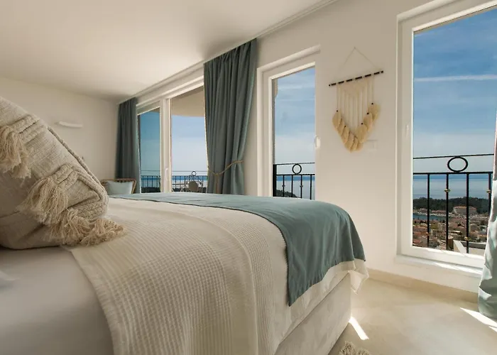 Smaragd - Perle - Luxury With Shared Pool * Makarska