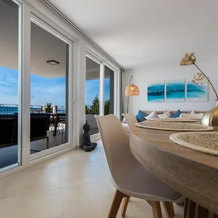 Smaragd - Perle - Luxury With Shared Pool Apartment