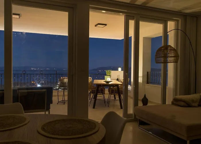 Smaragd - Perle - Luxury With Shared Pool דירה מאקרסקה